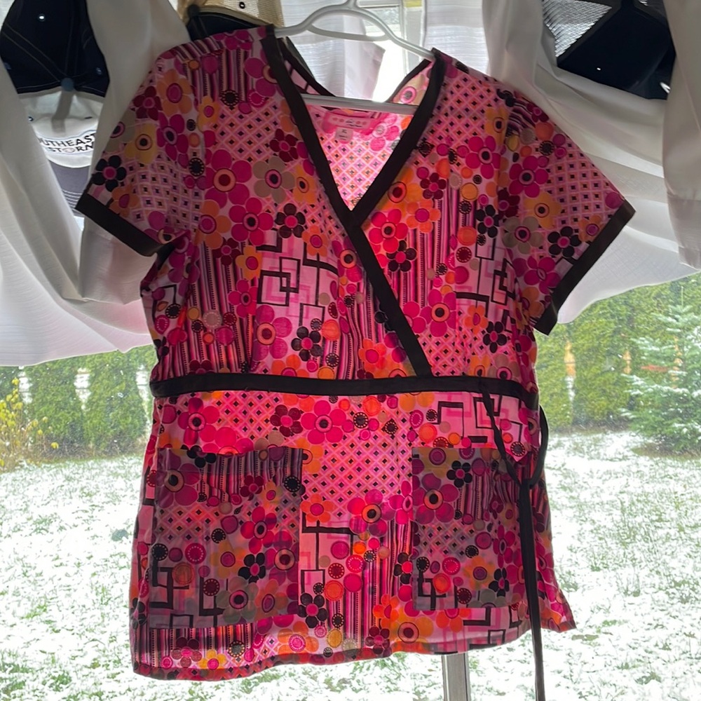 KOI scrub top